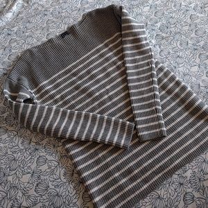 GAP sweater